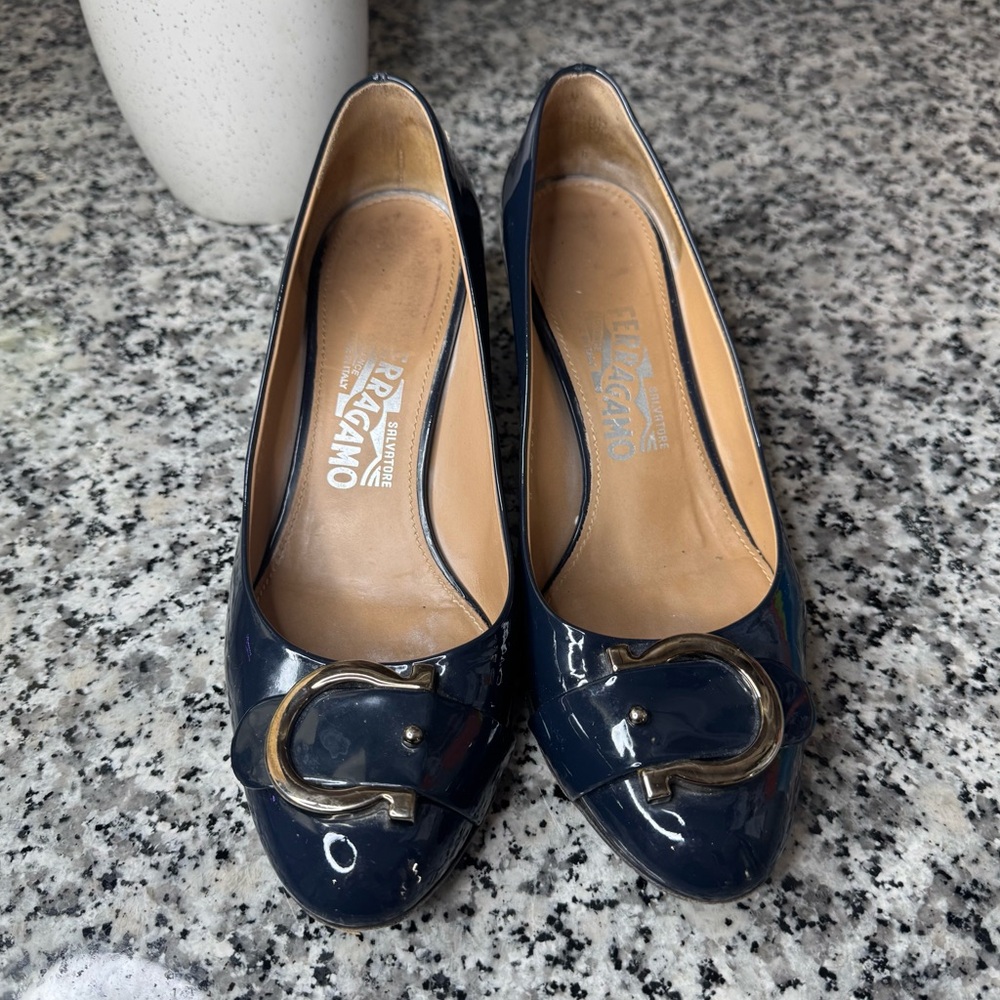 Salvatore Ferragamo Womens Cassia Navy Patent Leather Heel Size 7